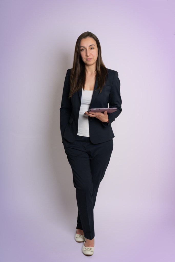 Portrait stehend Becki